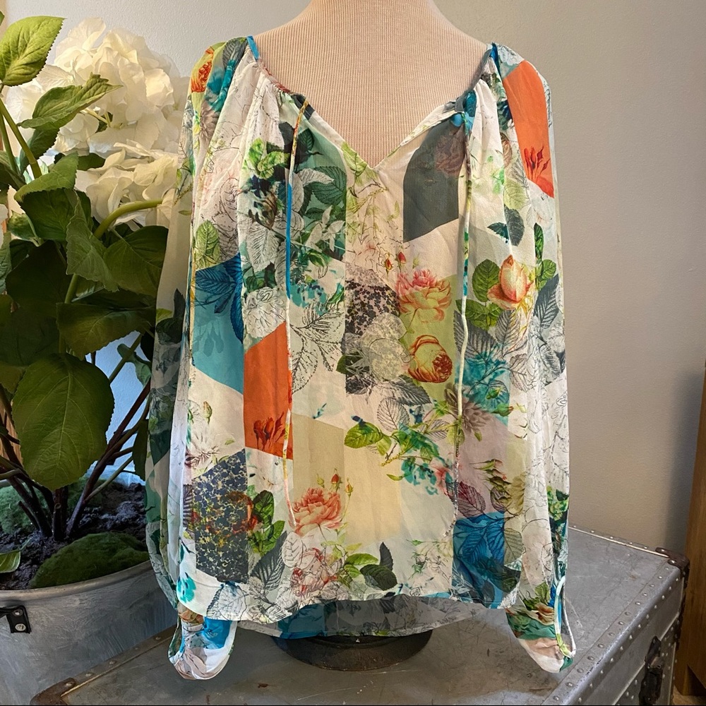 Anthropologie Leifsdottir abstract peasant blouse